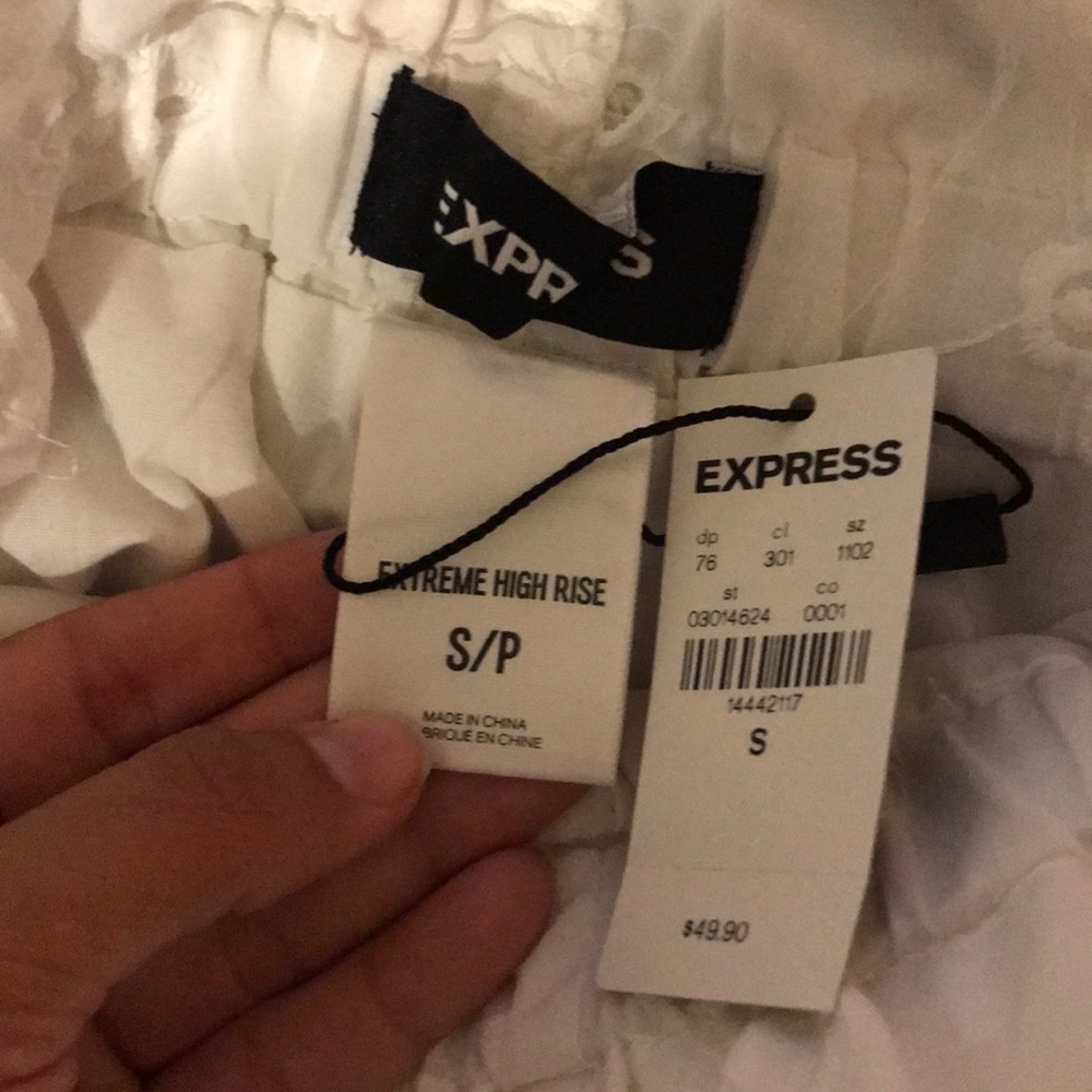 Express Extreme High Rise shorts - Picture 4 of 4